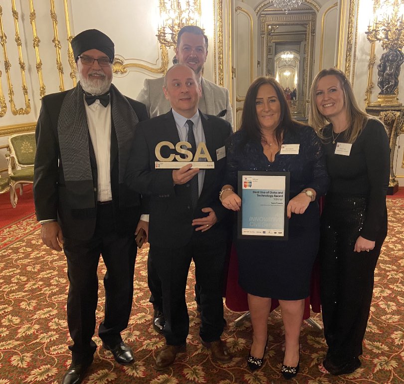 JacquiLeggetter's tweet photo. We only won #civilserviceawards best use of data and technology award; couldn’t be more proud of my team and their collaboration to deliver great citizen outcomes 👏👏👏#dwp #dwpdigital https://t.co/SzMy34WZrX