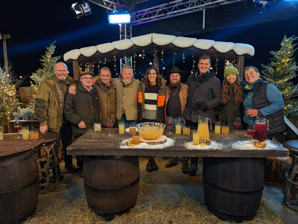 That's a wrap on this series of #WinterOnTheFarm

Thank you so much for tuning in #FarmyArmy! See you at Christmas 🎄💕📺