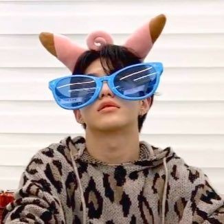 시험이 3일 남아서 시험 딱 끝나는 날 다음주 목요일에 트위터 들어올게욤..(신경 안쓰시겠지만 디엠이 온다면 무시가 아니라는 사실)
