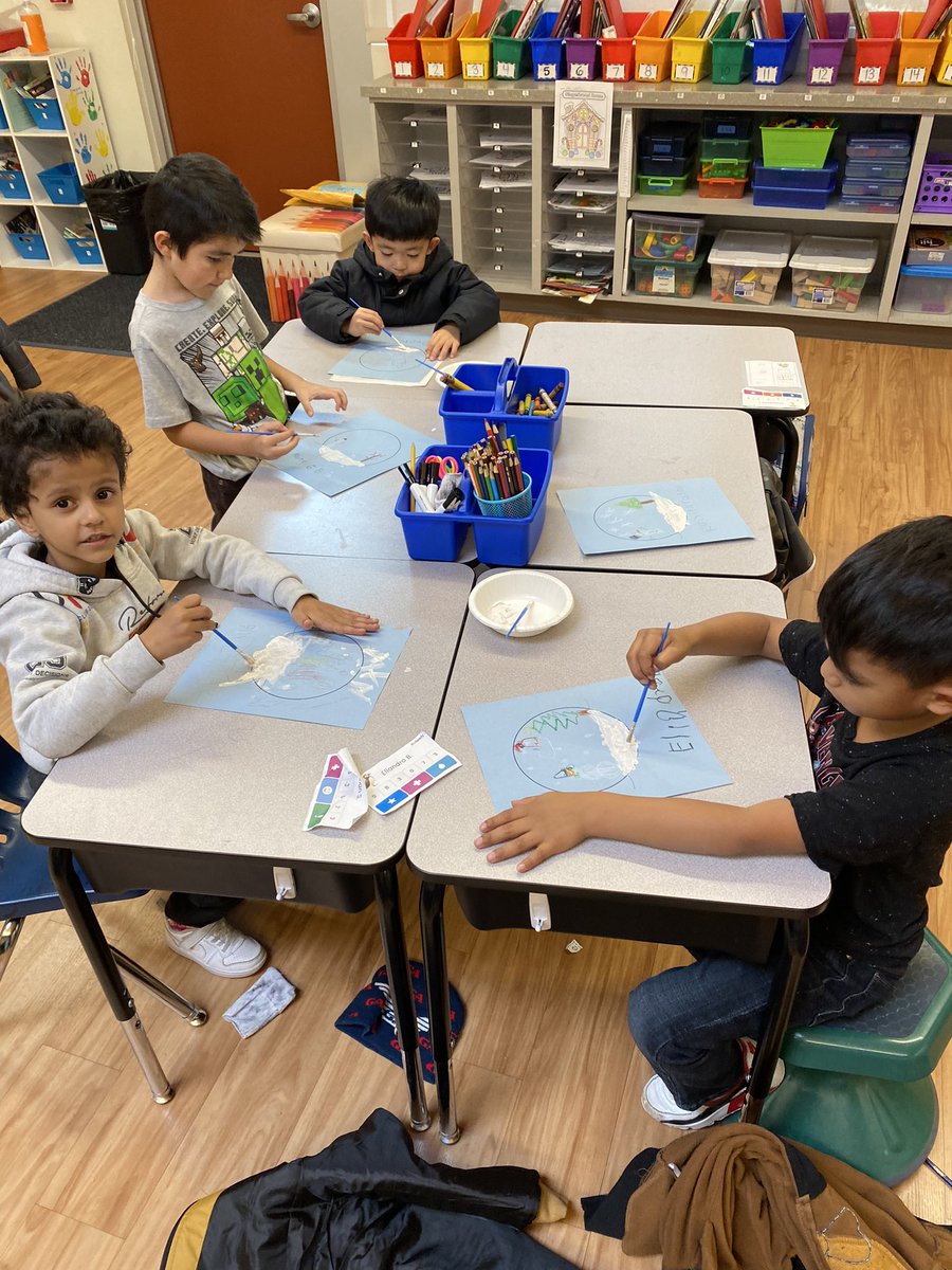 CastilloKinders's tweet photo. Working hard on our winter snow globe art project!☃️ #ncsstar https://t.co/LkVr1SiD91