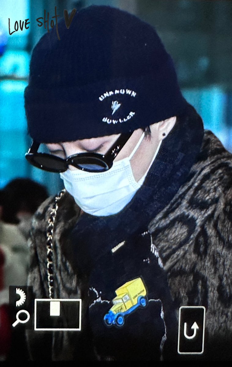 loveshot_y8n's tweet photo. 221209 ICN 출국

Safe flight ✈️ 

@official_yoon_ 

#승윤 #강승윤 #SEUNGYOON #위너       #winner https://t.co/OtN2VtiQ2n