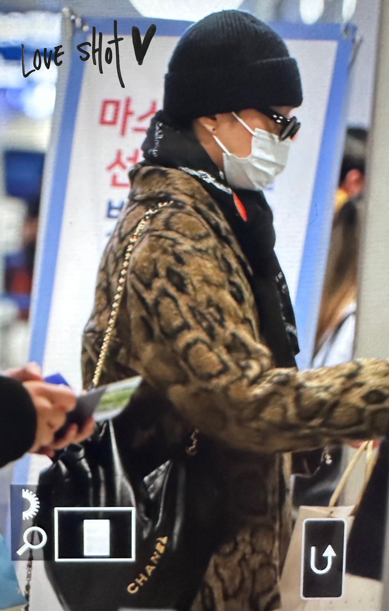 221209 ICN 출국

Safe flight ✈️ 

<a href="/official_yoon_/">official_yoon_</a> 

#승윤 #강승윤 #SEUNGYOON #위너       #winner