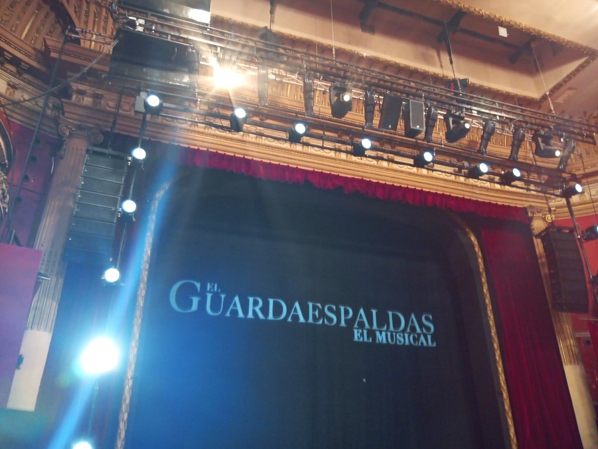 VeMarch's tweet image. 📢 Gràcies una vegada més al Teatro Olympia de Valencia per portar-nos musicals amb tant de talent! Equip de professionals de veu i ball, molt recomanable! 👏🏻👏🏻

➡ El Guardaespaldas, fins a l'11 de desembre