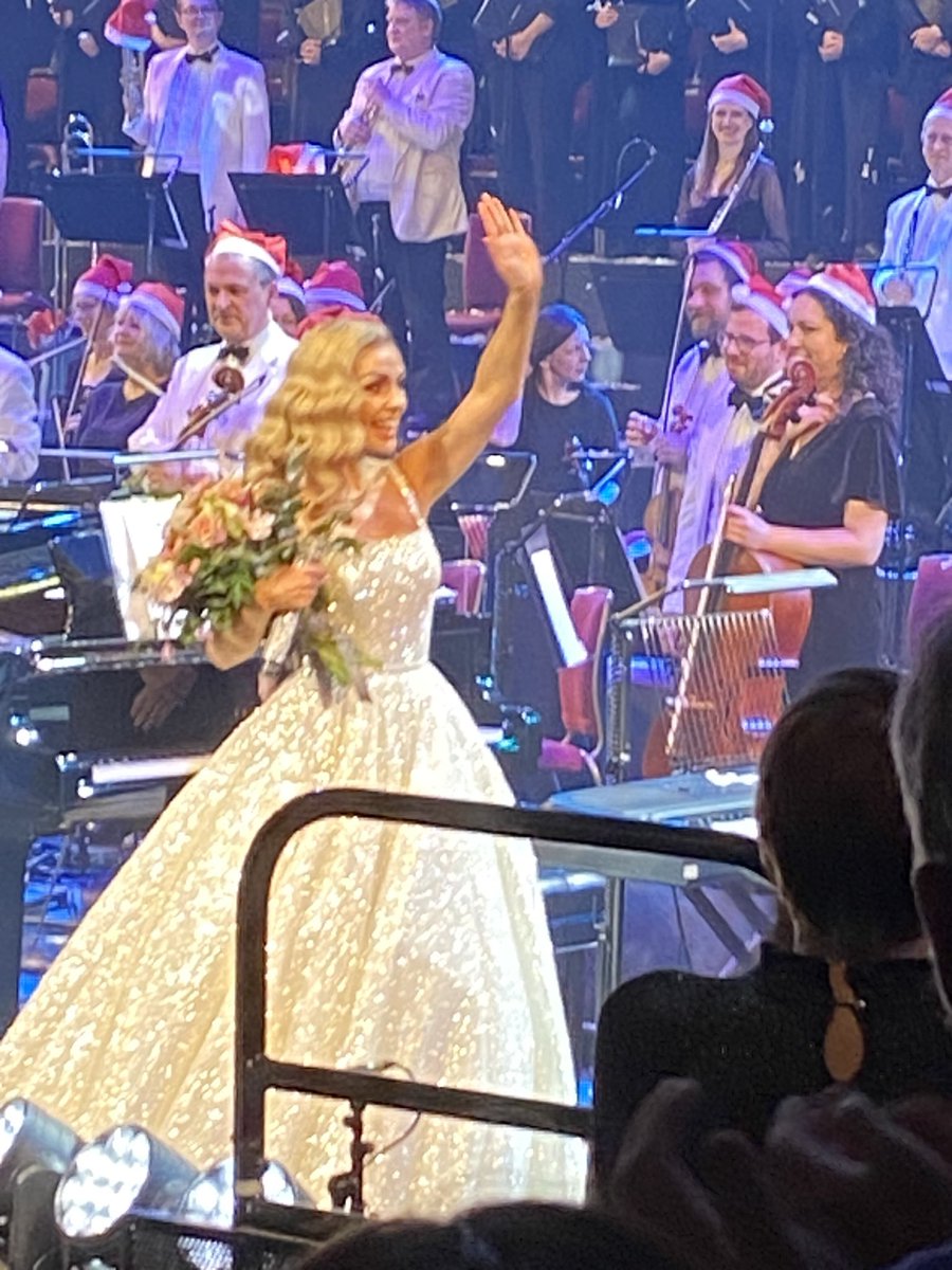 IanWiffen's tweet photo. Thank you @KathJenkins for an amazing night at the RAH. Christmas has officially arrived 🎄❤️🙌 Your special guest list was unreal!!! https://t.co/eRtsHyiafp