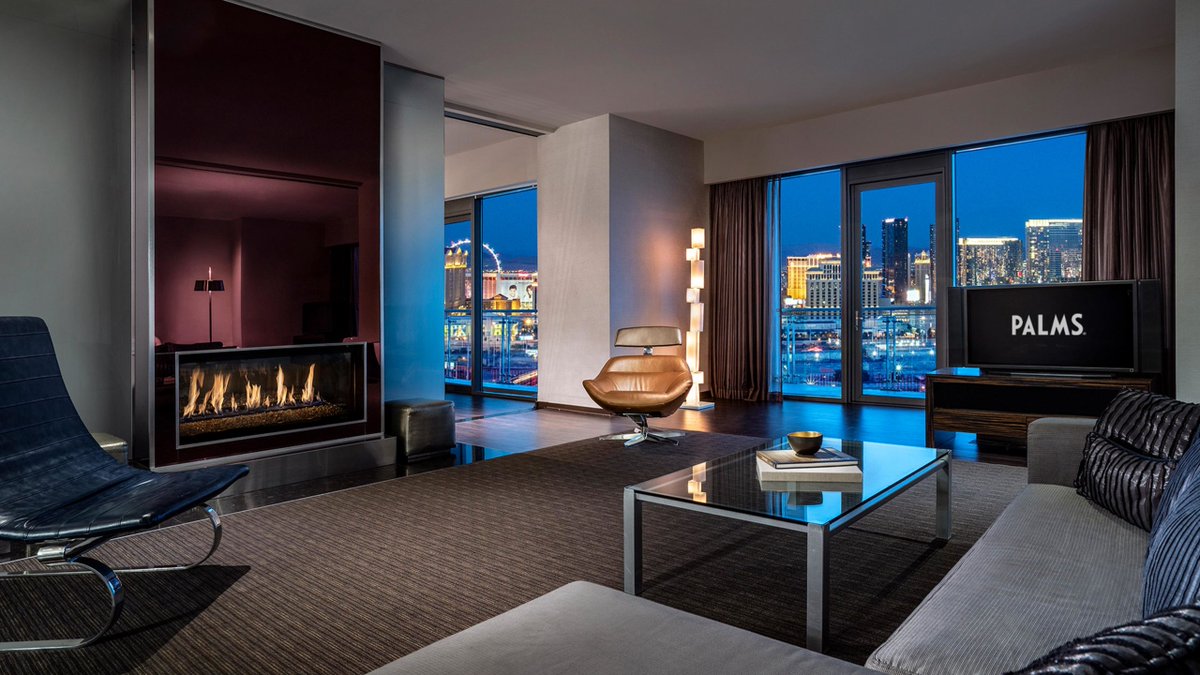 Palms's tweet photo. Awaken to a striking strip view and experience a picturesque Vegas sunset from the comfort of your Two Bedroom Penthouse!
Palms Place is available for booking: https://t.co/GsXkayboWh
#PalmsPlace #LasVegas https://t.co/YW9cEsaZts