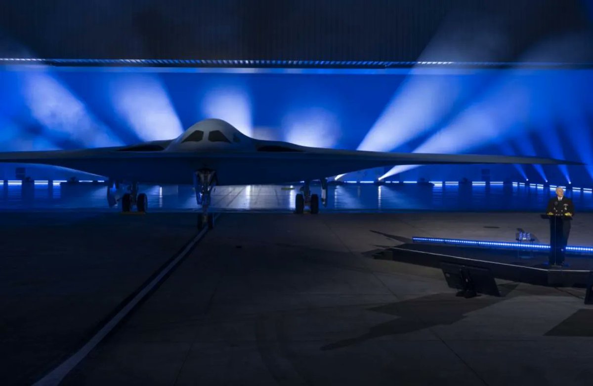 DefenseOne's tweet photo. In our newest #DefenseOneRadio podcast, we review everything we know about the Air Force’s new B-21 bomber, with @MarcusReports and @lalaurenista https://t.co/mFm17nZBQi https://t.co/IyxEGc7NLv