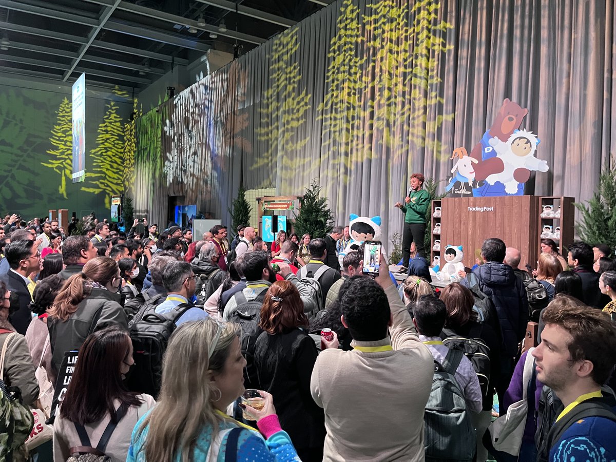 trailhead's tweet photo. Drop 1 word for #SalesforceTour NYC. ⬇️ https://t.co/6GE9nLNBTp