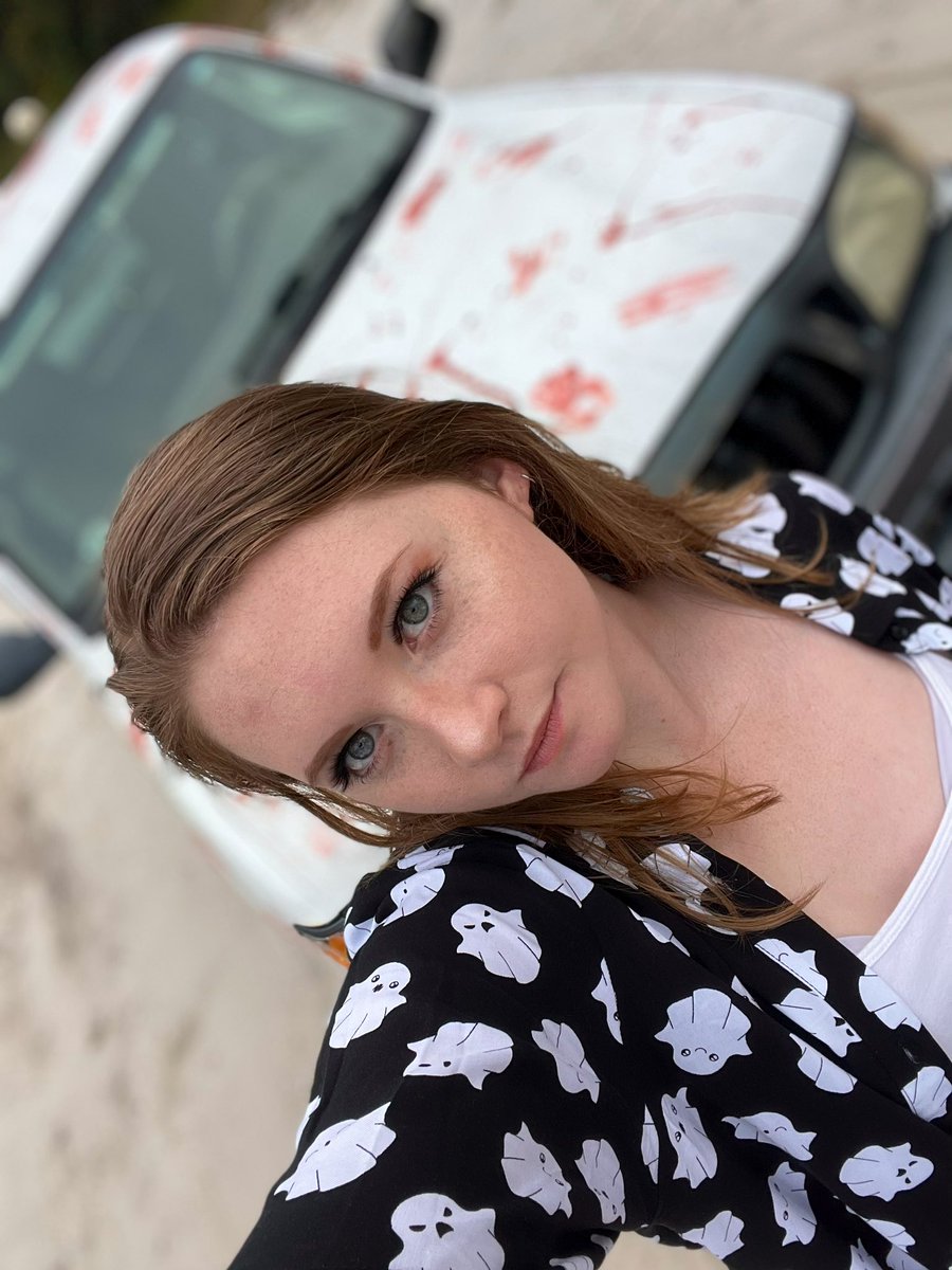 CosFireside's tweet photo. Looking like you’ve seen a ghost, move it like a poltergeist 👻🖤

#corpsetwtselfieday https://t.co/JXAX29FIqw