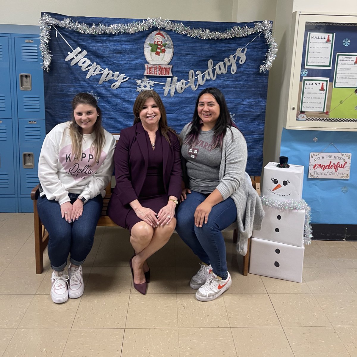 DallasISDSupt's tweet photo. I continue to be inspired by our students and teachers during my campus visits. Today I had an incredible visit with the hardworking team and students at @DragonsMedrano, @PLSamHouston and Ben Milam
Elementary School. Thank you for all you do! #ElizaldeOnTour https://t.co/3naD8mAQhN