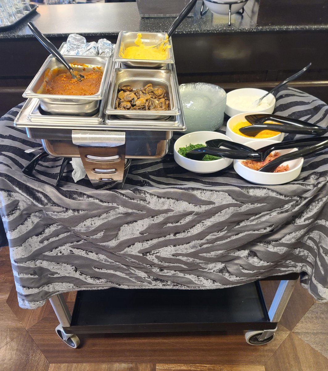 OrchardPointeHC's tweet photo. Our Residents got to enjoy a Baked Potato Bar put together by our Culinary Team https://t.co/t9fUZLnvNX