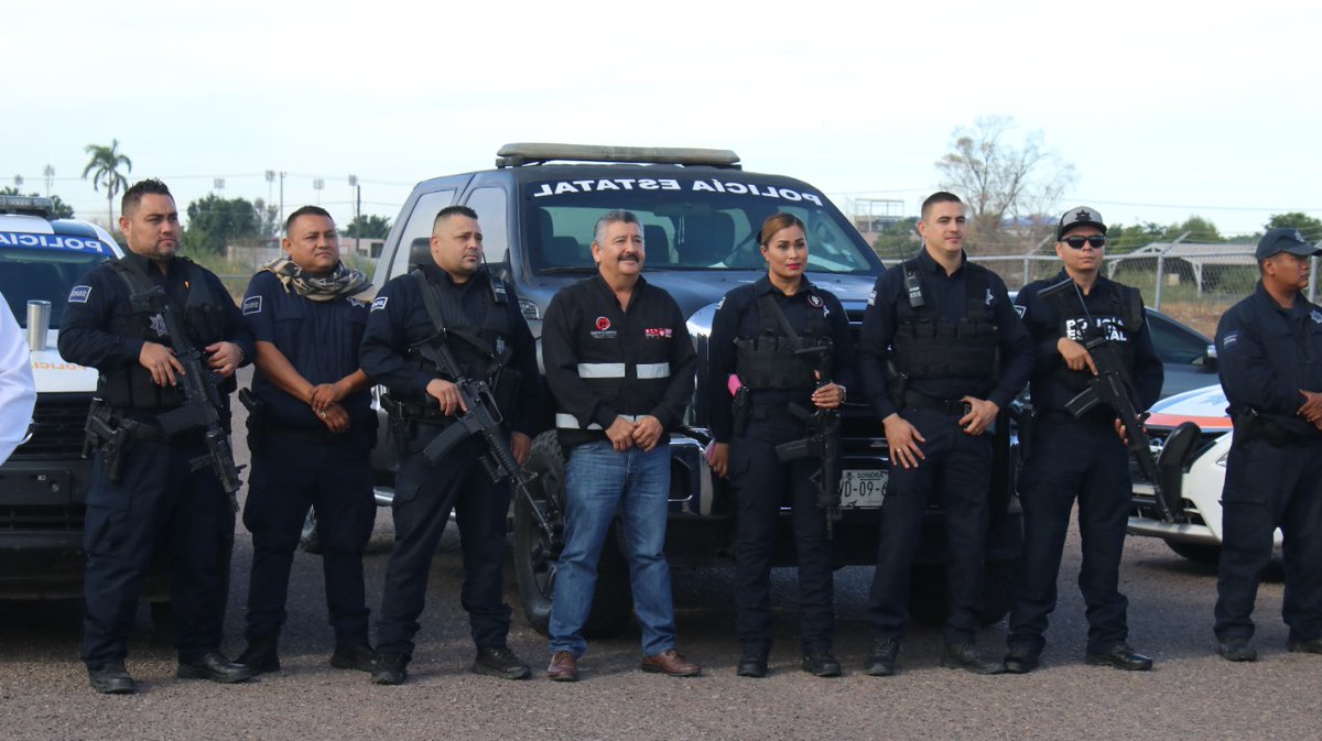 MayitoNavojoa's tweet photo. Los mexicanos amamos nuestra tierra aunque estemos lejos de ella, por ello, para este operativo hemos puesto todo nuestro esfuerzo, porque así como nuestros paisanos llevan en su corazón a nuestro país, es justo que nuestro país los reciba con los brazos abiertos. https://t.co/hXug8u1OGd