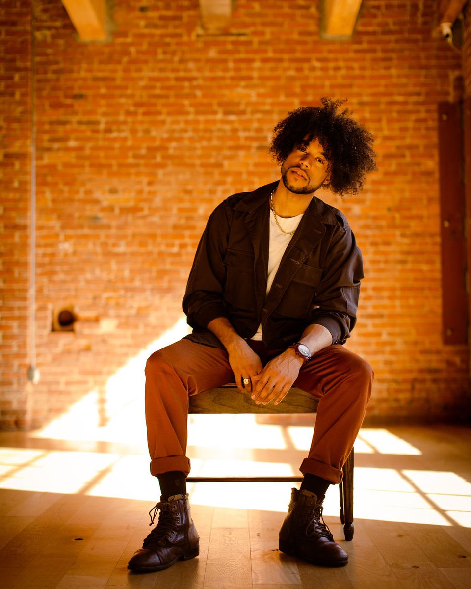 ChasinChico's tweet image. In my best essence, showing off my best self, pursuing my best life!
. 
Shots by 📸 @VISCOSEILLUSION 
#nycactors #actorslife #dominicanactors #SomebodyCallVanityFair