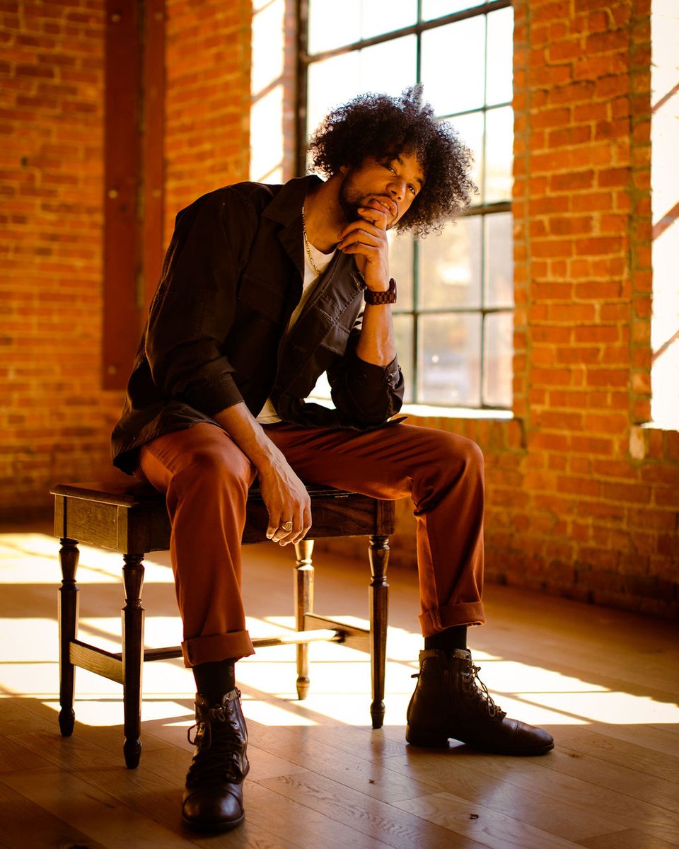 ChasinChico's tweet image. In my best essence, showing off my best self, pursuing my best life!
. 
Shots by 📸 @VISCOSEILLUSION 
#nycactors #actorslife #dominicanactors #SomebodyCallVanityFair