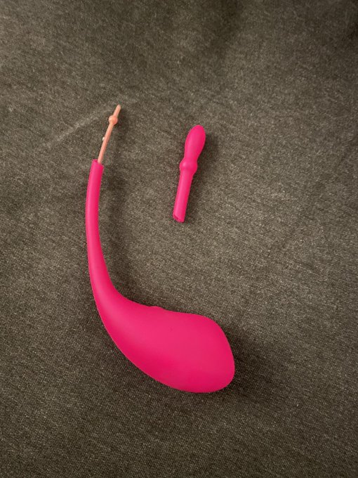 She broke but it&rsquo;s ok I&rsquo;m a crafter I fixed her now we need to pray I don&rsquo;t electrocute my 😻 😂 #goth<a href="/tag/diy"class="tags"><span>#diy</span></a><a href="/tag/goth"class="tags"><span>#goth</span></a><a href="/tag/gothgirl"class="tags"><span>#gothgirl</span></a><a href="/tag/chaturbate"class="tags"><span>#chaturbate</span></a><a href="/tag/sextoy"class="tags"><span>#sextoy</span></a><a href="/tag/cam"class="tags"><span>#cam</span></a>