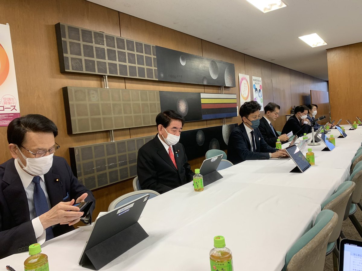 ryosei_akazawa's tweet image. 今朝、#デジタル社会推進本部（平井卓也本部長、赤沢は本部長代理）#デジタル人材育成PT（片山さつき座長）。

テーマは、#デジタル人材育成 を巡る現状について各省からヒアリングした後、#デジタル人材の再定義 について慶應義塾大学の村井純教授のご講演。