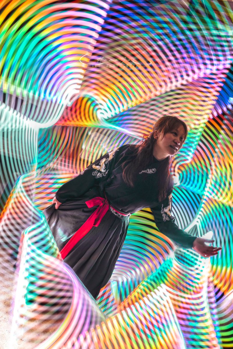 Photo_hamayan's tweet photo. 虹色の戦争笑

#Lightpainting #Lightpaint #ライトペインティング #ライトペイント #Lightart #被写体募集
#portrait  #ポートレートしま専科
#ポートレート撮影 #Lightportrait 
#Lightpainter https://t.co/9ZPeS2URJo