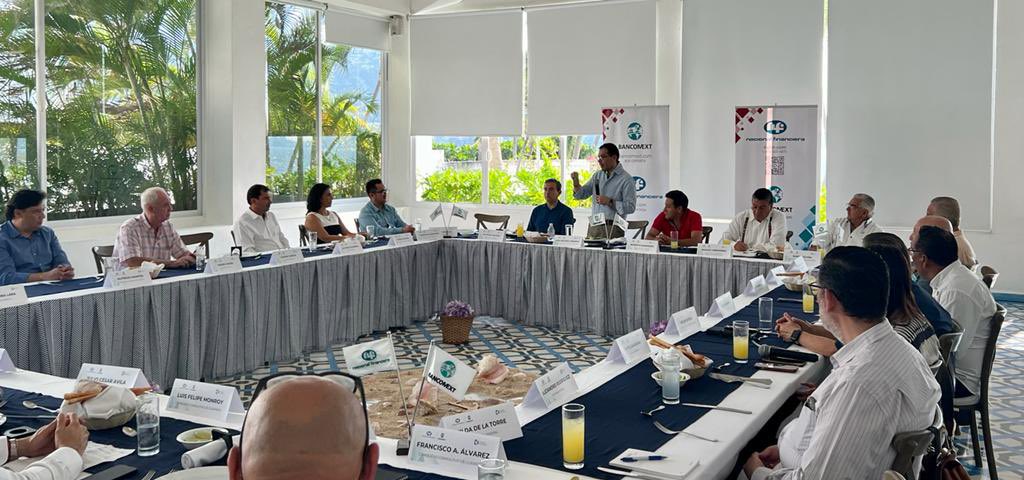 bancomext's tweet photo. .@bancomext y @NafinOficial han destinado más de 8,900 MDP para financiar a las #PyMEs de #Guerrero, de 2019 a octubre del 2022.

#Comunicado👉 https://t.co/29HCRLpFqw
#ReactivaciónEconómica https://t.co/4M986xrBB8