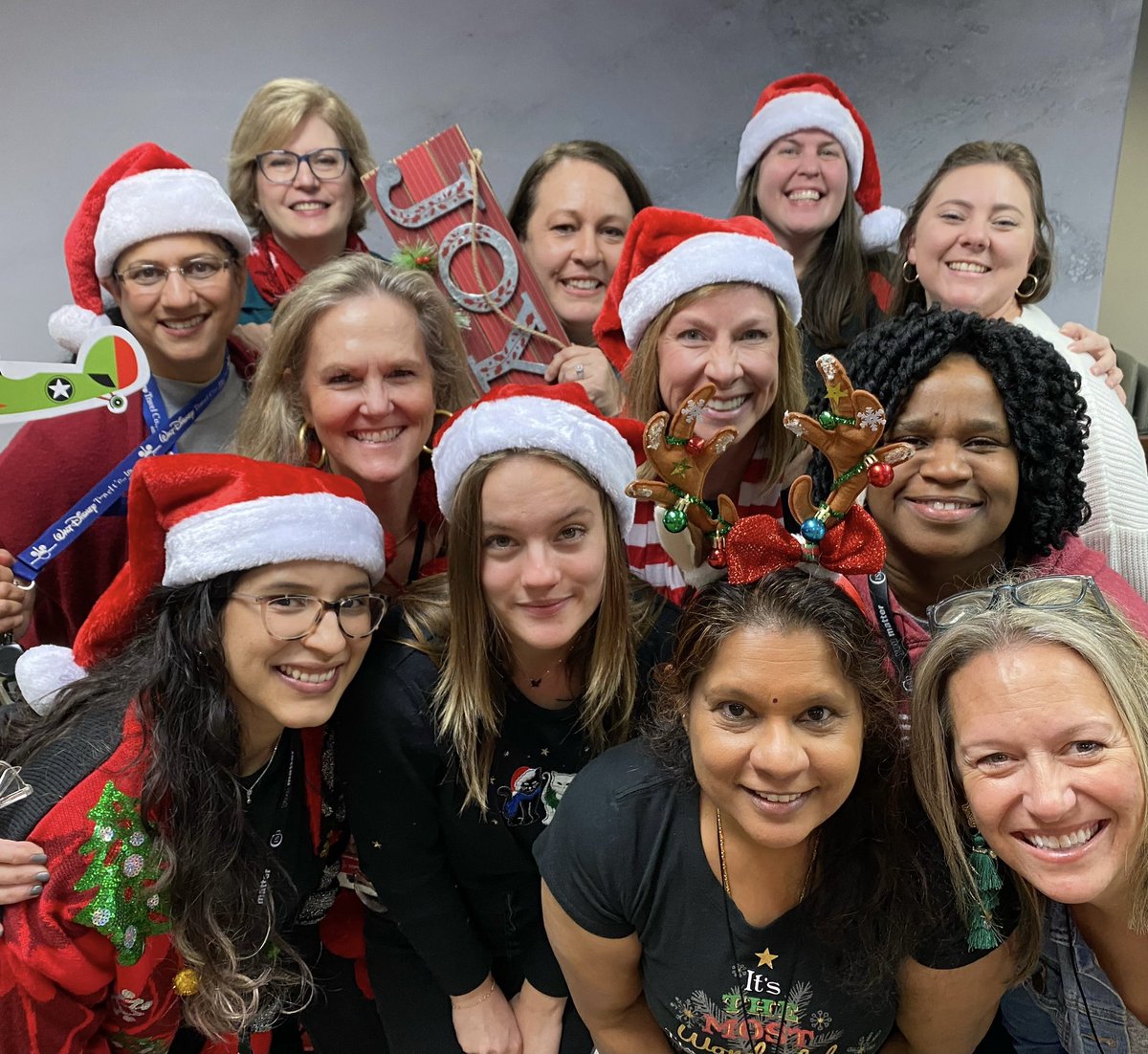 Always a good time w/ this crew at Holiday Open House at the Admin building ❤️❤️❤️#broncosignite