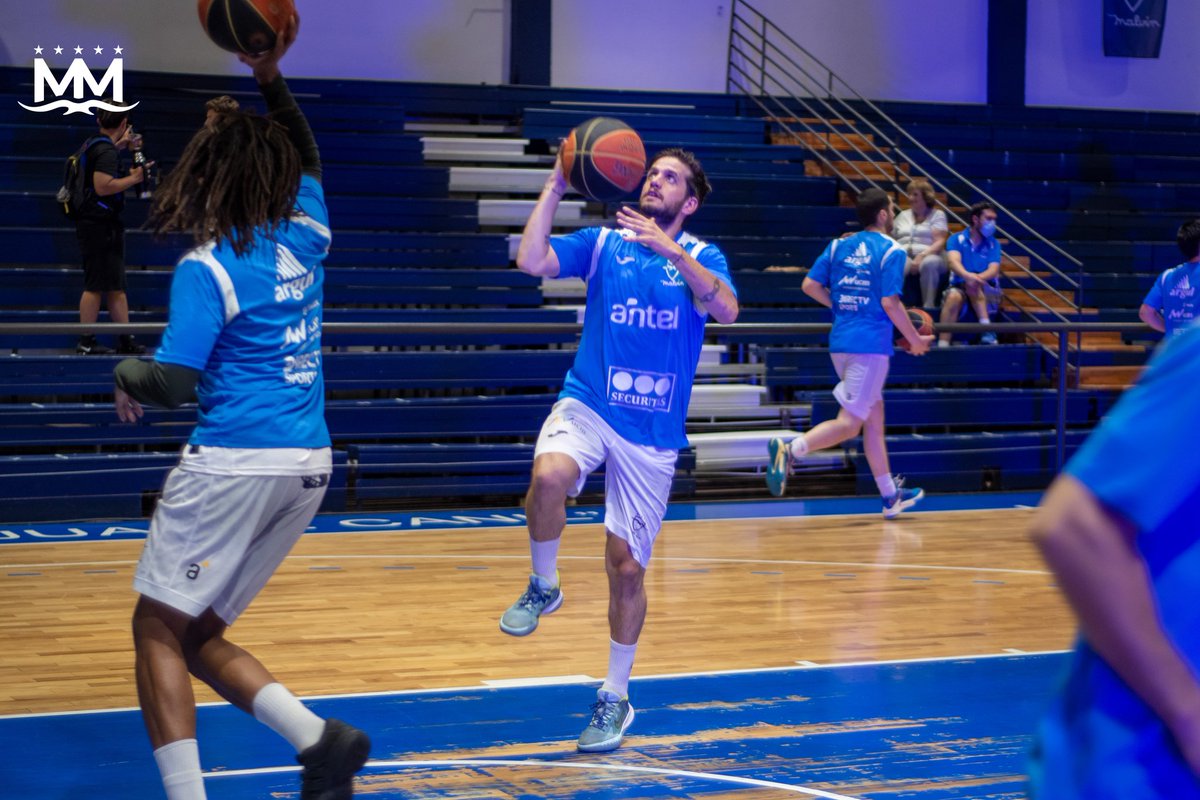 ☑ 𝐐𝐔𝐈𝐍𝐓𝐄𝐓𝐎 𝐈𝐍𝐈𝐂𝐈𝐀𝐋 

Lucas Capalbo, Rohndell Goodwin, Anthony Hilliard, Iván Aska y Kiril Wachsmann los 5️⃣ de Federico Camiña, para recibir a Peñarol.

#𝐕𝐚𝐦𝐨𝐬𝐋𝐚𝐏𝐥𝐚𝐲𝐚