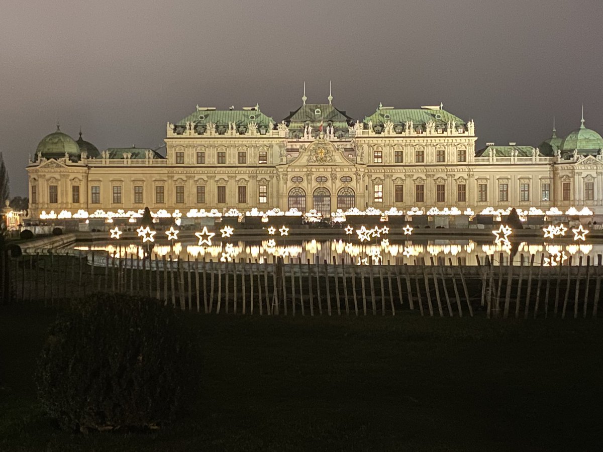 Run auf die Adventmärkte… als ob es nie Corona gegeben hätte. Einfach leben. Schön leben. Advent in Wien. Beautiful