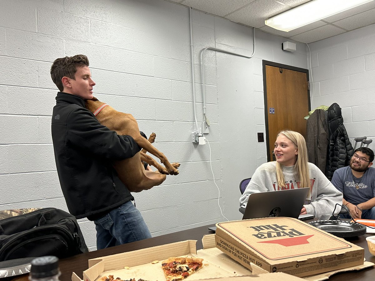 DrewSmithSports's tweet photo. Closing out another great semester @kstatemediacomm @KSUChannel8News and @Wildcat919FM. Have loved this semester’s group, including our @kstatefirst  Cat Community! Big things ahead for these rising stars. https://t.co/gFuIWO3ovg