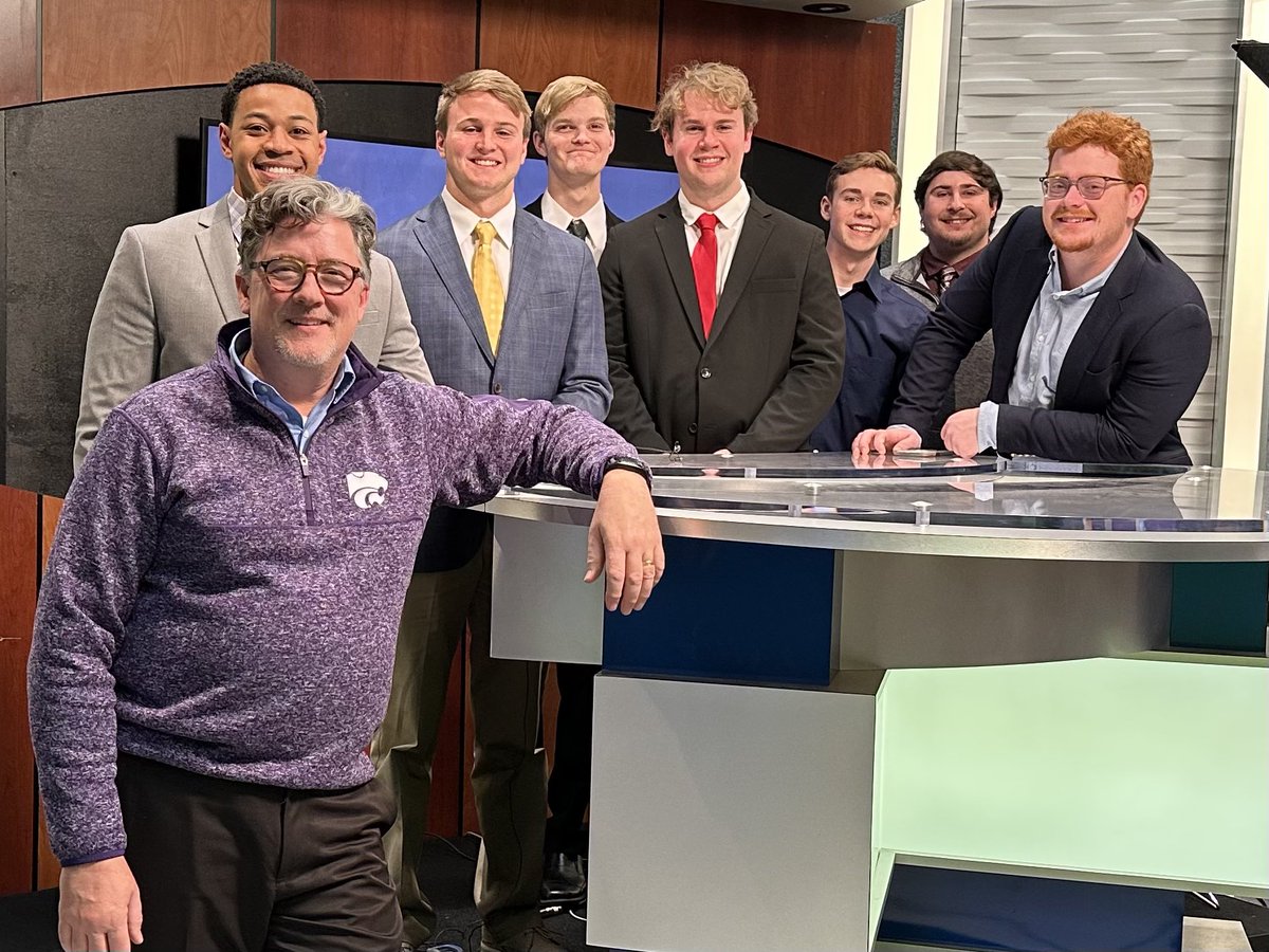 DrewSmithSports's tweet photo. Closing out another great semester @kstatemediacomm @KSUChannel8News and @Wildcat919FM. Have loved this semester’s group, including our @kstatefirst  Cat Community! Big things ahead for these rising stars. https://t.co/gFuIWO3ovg