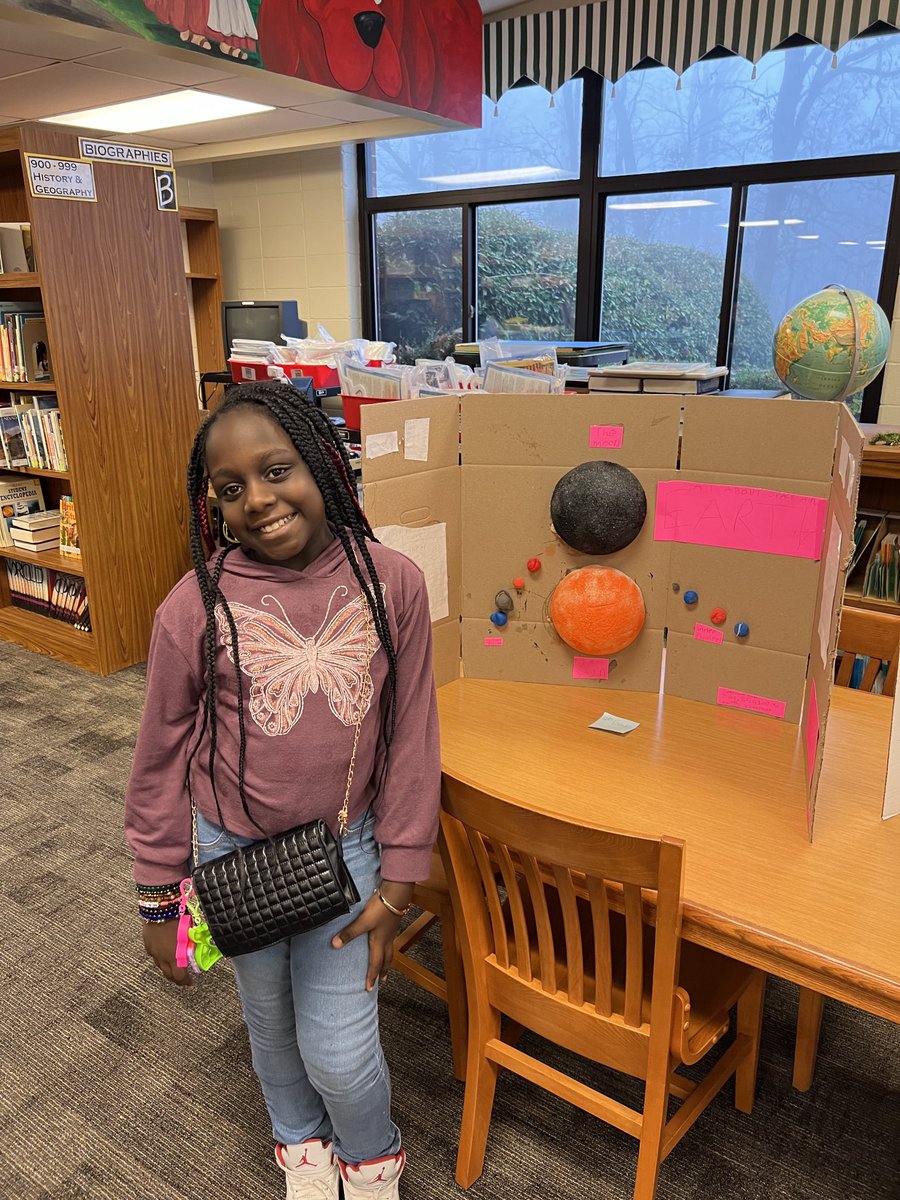 4th grade Science Fair representatives!  ⁦<a href="/astclairb/">Amber St. Clair</a>⁩ ⁦<a href="/dr_yoli/">Dr. Yoli</a>⁩  ⁦<a href="/LVESCHOOL/">Livingston Elem (LVES)</a>⁩ #lllt #ncssbethebest