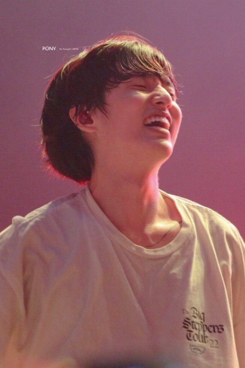 from_ponyy's tweet photo. 221208 SG 🇸🇬

This boi deserve the whole world ♡
#eaJ #eaJPark #eaJinSG #eaJ2022AsiaTour #eaJatHITC @eaJPark https://t.co/ekfqTWhq8k