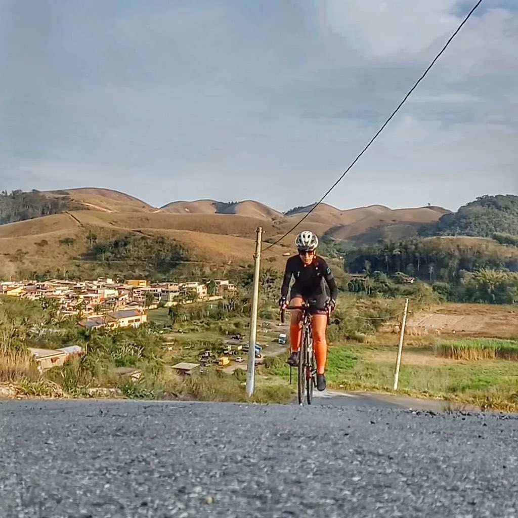 Flávia Camargo participou recentemente da última prova de ciclismo a longa distância que a deixou mais próxima de disputar uma vaga na Audax Parisien, na França

wp.me/papAyE-Zbx