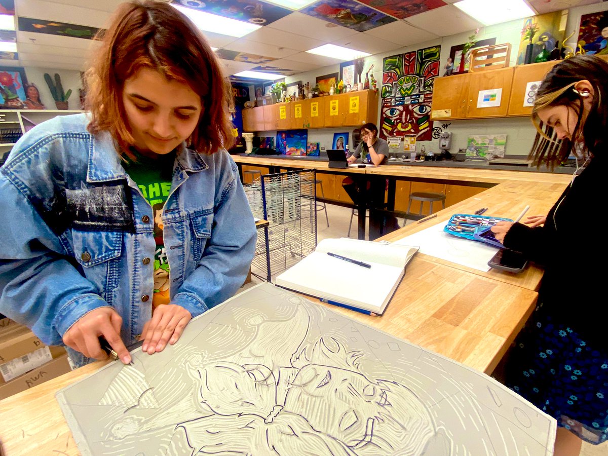 Art club members brainstorm ideas for the Visual Art Scholastic Event that's coming up next semester! 💡 👩🏻‍🎨  <a href="/Rowe006/">Warrior Nation</a> <a href="/McAllenISD/">McAllen ISD</a> <a href="/mcallenfinearts/">McAllen ISD Fine Arts</a>