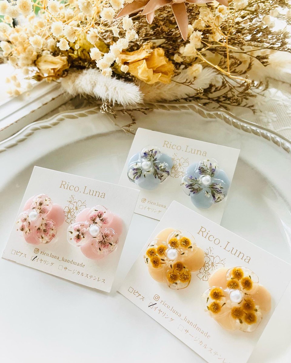もこもことお花♡

12/11（日）
ラゾーナ川崎クリスマスマルシェに
お持ちします💕

 #レジン  #ハンドメイド好きさんとつながりたい