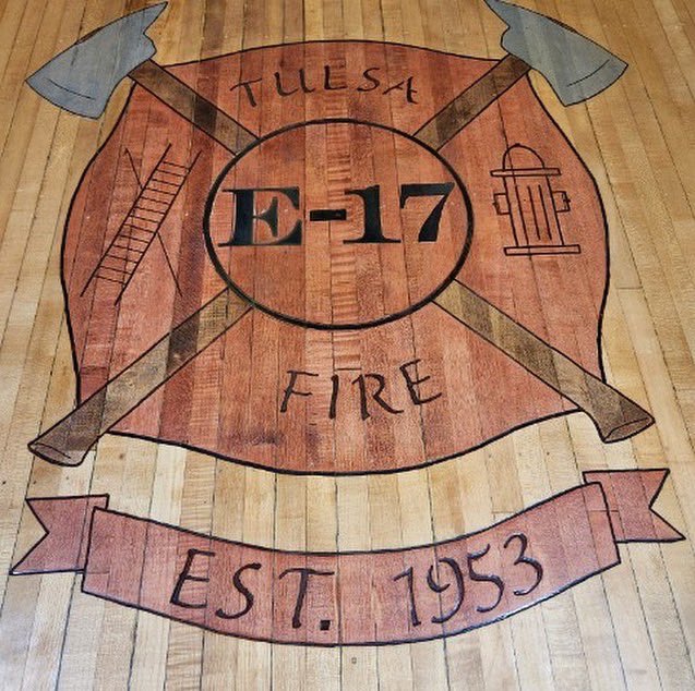 TulsaFire's tweet photo. 🎄TFD Christmas Countdown🎄
🎄🎄17 Days Until Christmas!🎄🎄
Station 17 is asking that you teach your kids fire safety and practice an escape plan. Happy Holidays from Station 17! #17daysleft #tulsatiredepartmentchristmascountdown
#Prideofdawson #station17 #engine17 https://t.co/7vi10J0fuT