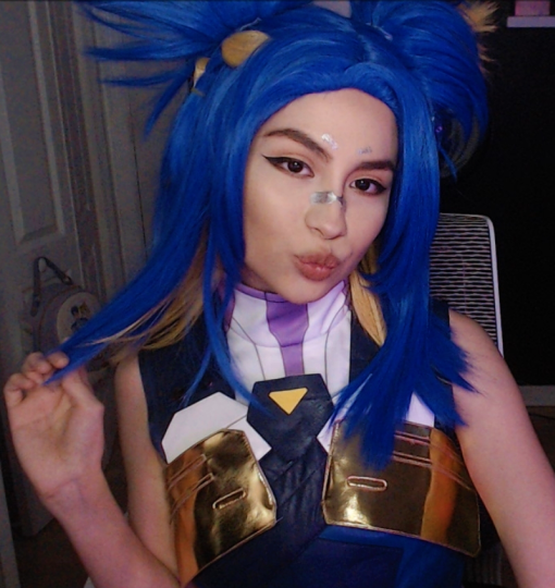 itsmoonemi's tweet photo. zap! ⚡ 
#VALORANT #valorantcosplay #neon https://t.co/BoFlU9Ekp9