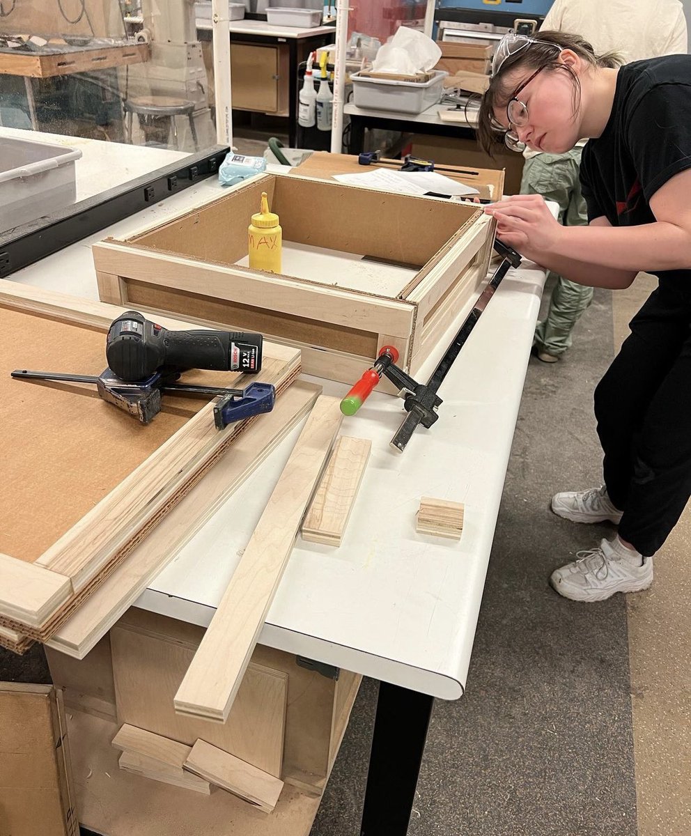In our Museum Preparation and Installation course when we’re knee-deep in basic crate construction techniques! Part of our practical core, the course provides hands on experience in handling, mount-making and prep, installation techniques, and packing of our cultural objects.
#su