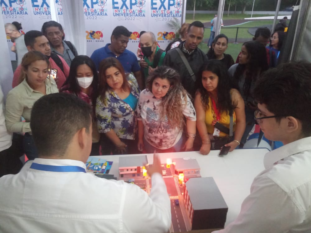 La <a href="/uney_oficial/">UNEY</a> presente y consecuente en la #ExpoInvestigacionUniversitaria2022 del las IEU del <a href="/mppeduniv/">@MPPEDUNIV</a> una muestra del aporte de la Universidad al desarrollo de la Patria! <a href="/NicolasMaduro/">Nicolás Maduro</a> @TibisayLucena8 <a href="/JLEONYARA/">JULIO LEÓN</a> <a href="/PrensaUney/">Prensa UNEY</a> <a href="/arbolve/">ArbolVe</a> <a href="/aryelisyl/">@ry€l¡$</a> <a href="/marioyovera/">Mario Yovera</a> @JulioJMendozaH