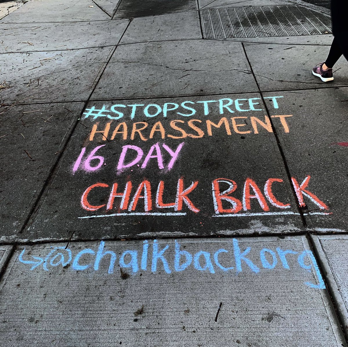 catcallsofuwi's tweet photo. In honor of #16DaysofActivism, Chalk Back is facilitating a global campaign-#16DaysChalkBack.
In light of this, @carifem is joining - The registration form is in their bio to submit your stories of GBV to be chalked at their in-person event (10th Dec) We stand in solidarity. https://t.co/DFuJd8pYHh