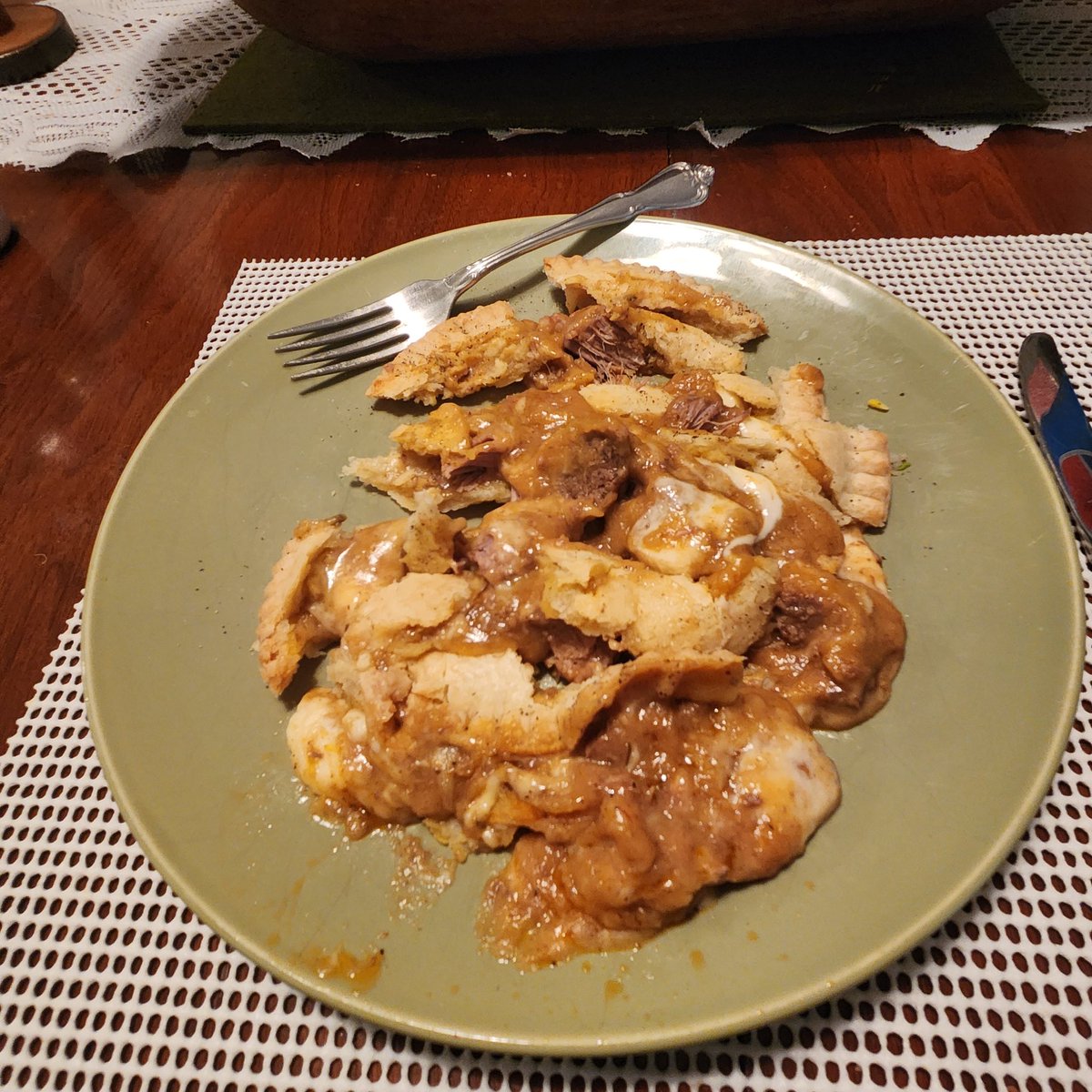 Chris_Rourke19's tweet image. @SharmansProper ready to dig into the steak and cheese.......my mom LOVED the fish pie....told me I had to get more......a monster has been created in this house #ProperPie