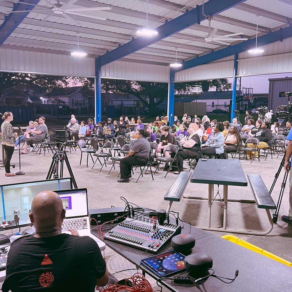 BAMMAgency's tweet image. Every #NOLA news station showed up to cover our client’s story tonight!  And the event was professionally live streamed so that more people could attend virtually. 💯

Shout out to the BAMM - New Orleans Team for helping another client share their story with the community!  💪🏽