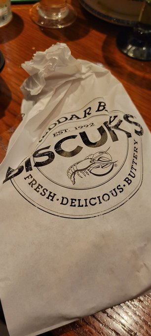 Super Spoiled at Red Lobster 🦞 🍹 https://t.co/dUY4nifzfs