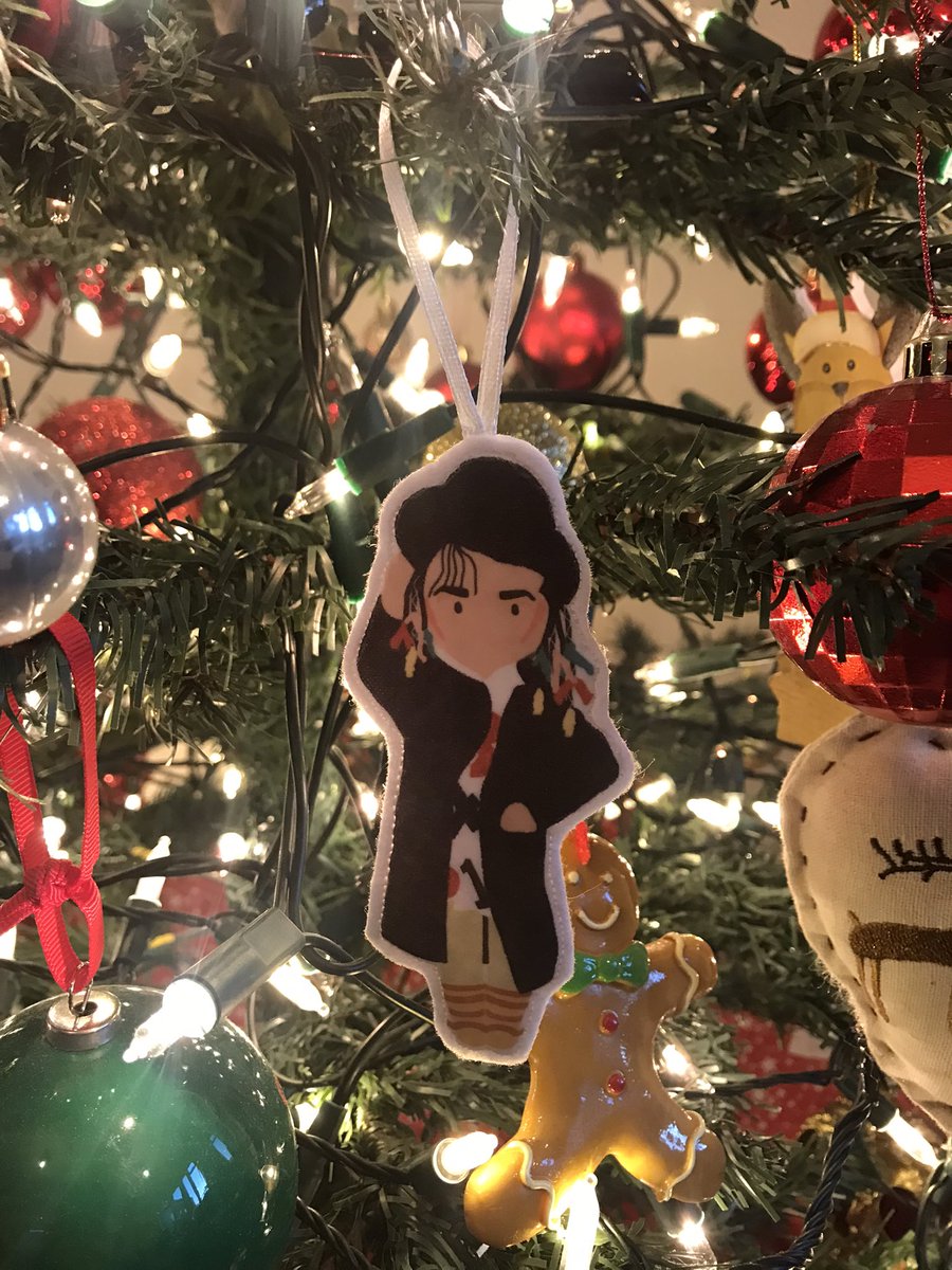 My Christmas tree is now complete 🤩🎄👍🏼❣️ If <a href="/BoyGeorge/">Boy George</a> isn’t on your tree is it even a tree ♥️💛💚