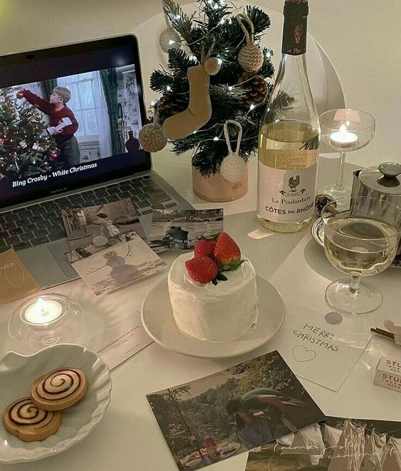 etherealdior's tweet photo. baking is more fun during the holidays https://t.co/o7FGAoubjs