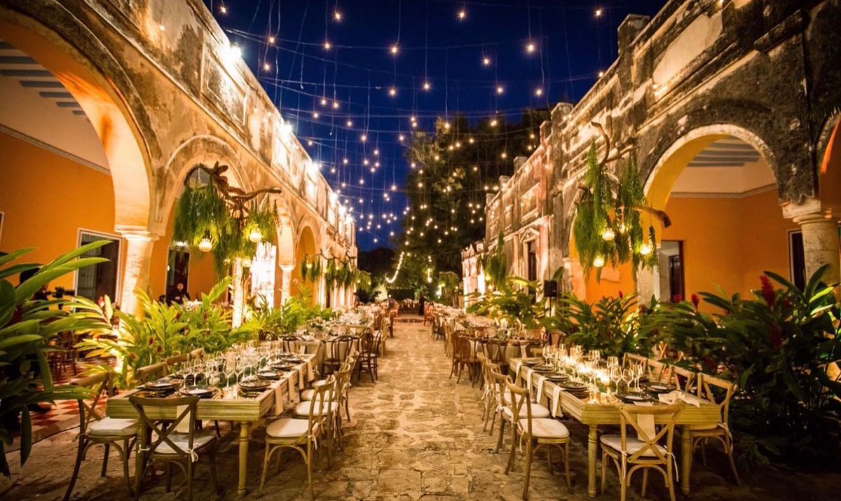 HdaYaxcopoil's tweet photo. La restauración de los diversos edificios, así como la conservación de los jardines han hecho que sea uno de los lugares preferidos para diferentes actividades sociales. 
#haciendayaxcopoil #yucatán #weddingseason #visitMéxico https://t.co/YWHWArYLpC