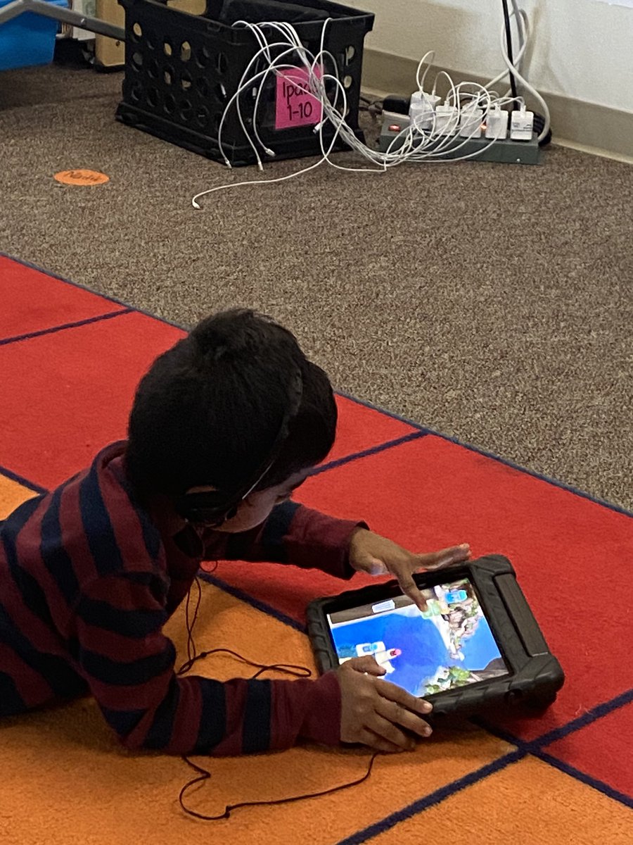 WeinkeLara's tweet image. #HourOfCode was a huge success in kinder today! #kindervibes #FISDmadetoshine @TechieCoach303