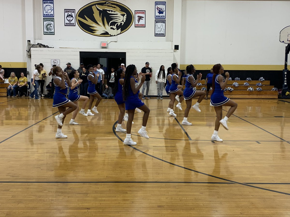jason_slagle's tweet photo. Talk about action and a loud crowd!  @BMSBobcats and @SouthernAMiddle basketball in action today! https://t.co/fos45lhMgF