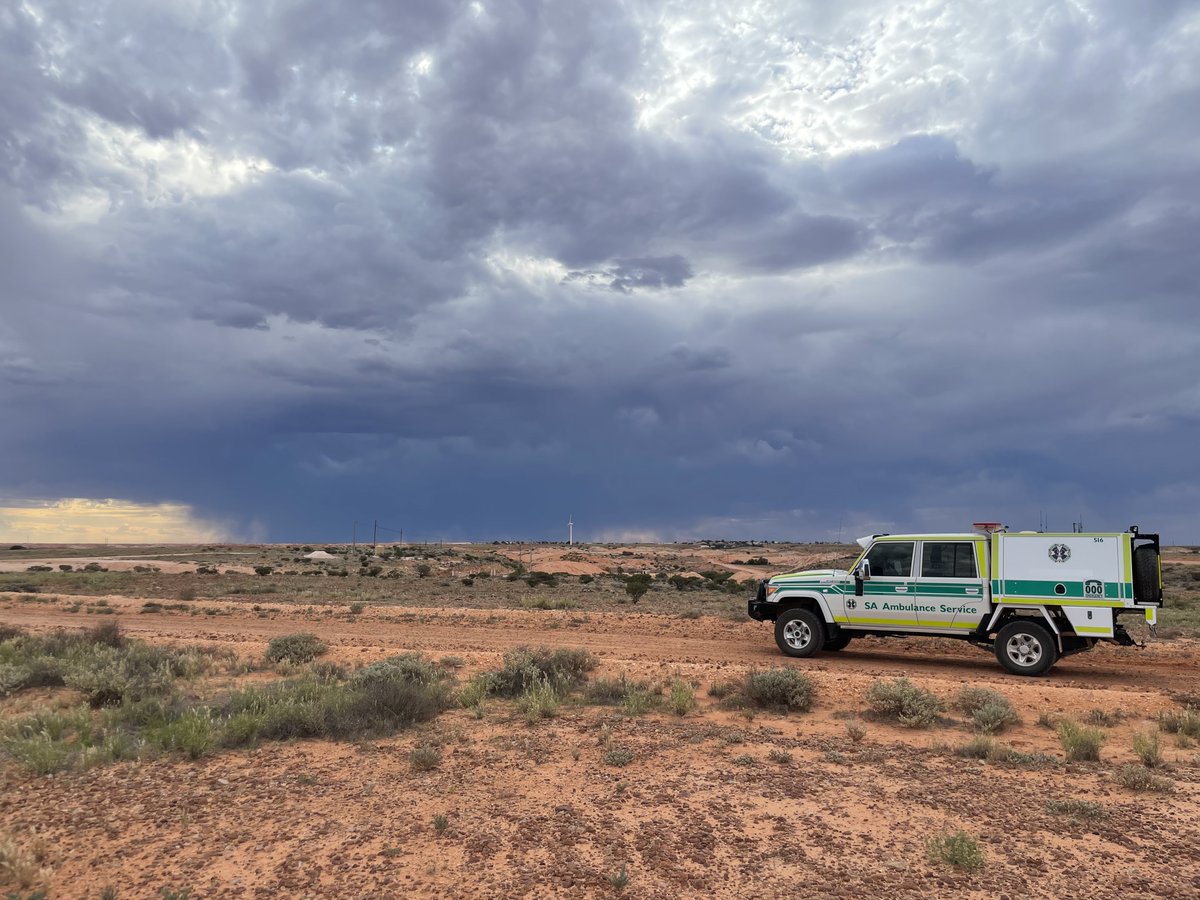 Good morning South Australia!☁️ While it doesn’t feel like summer is here just yet, no matter what you're up to this weekend, we hope it's a happy, healthy & safe one. 📸Thanks to SAAS team member Petta for sending through this photo of a summer storm rolling through Coober Pedy.