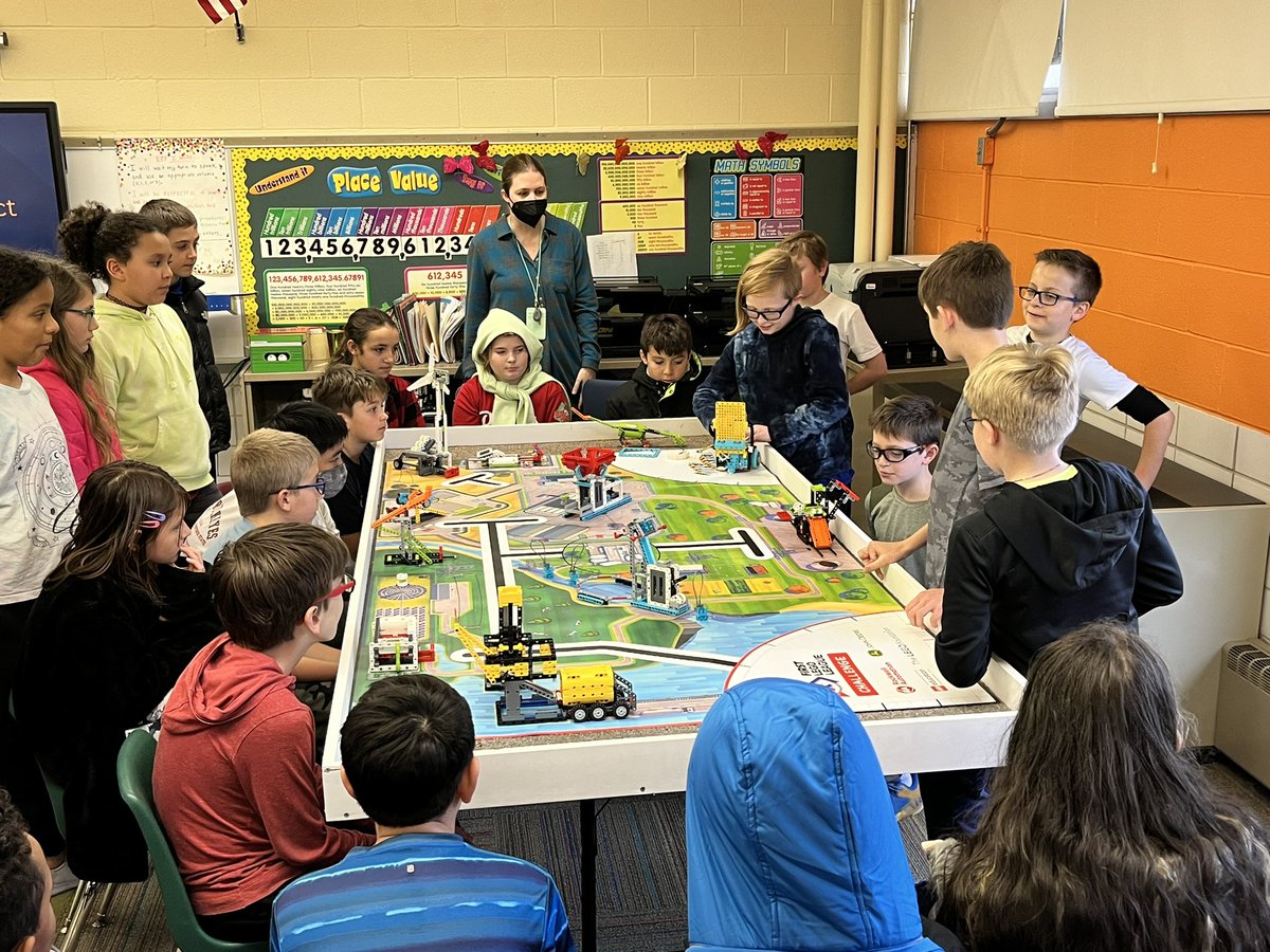 DJohnson3WH's tweet photo. What a fun day @WilsonHillElem ! Robotics club sharing their projects, Art Show, and Music Performance! So proud of my students’ hard work! #itsworthit https://t.co/pKmGODghcT