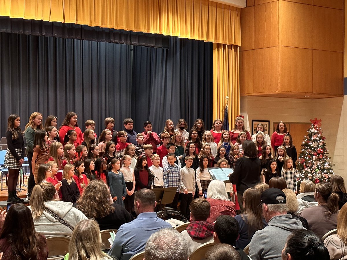 GeorgeSteinhoff's tweet photo. The Pennell Performers packed the house for a terrific Winter Concert. Wonderful sounds of the season. Great job! https://t.co/cCT1UbyM6l