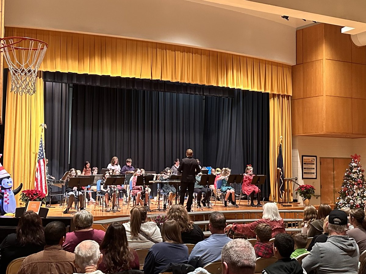 GeorgeSteinhoff's tweet photo. The Pennell Performers packed the house for a terrific Winter Concert. Wonderful sounds of the season. Great job! https://t.co/cCT1UbyM6l