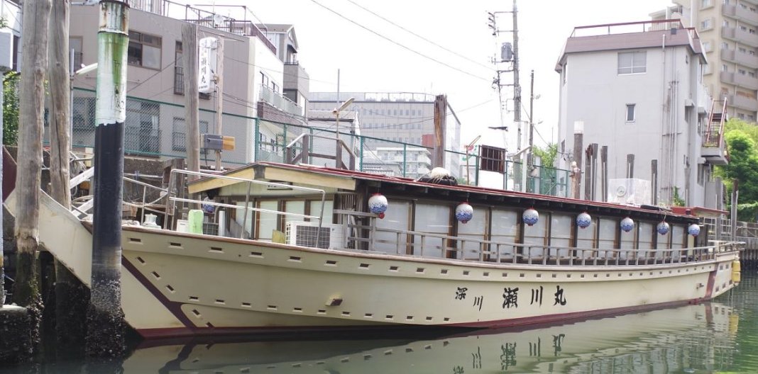 sayuki_geisha's tweet photo. 【Student post】
Have a wonderful traditional Japanese dinner on a wonderful traditional style Japanese boat whilst touring around Tokyo bay. The geisha will sit with you and chat and take photos and also do a performance. Enjoy the beautiful night lights on Tokyo bay. https://t.co/OJtKSInEXd