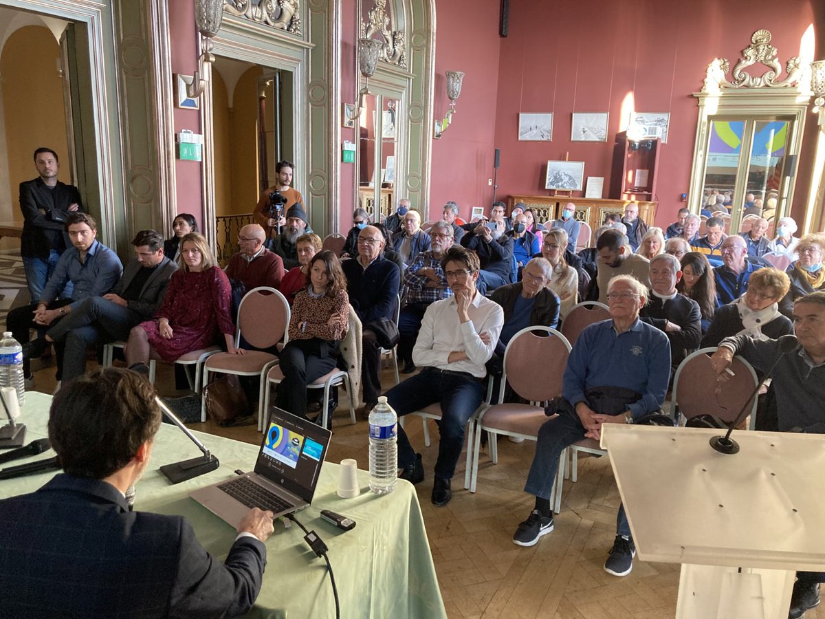 MProvence tweet media